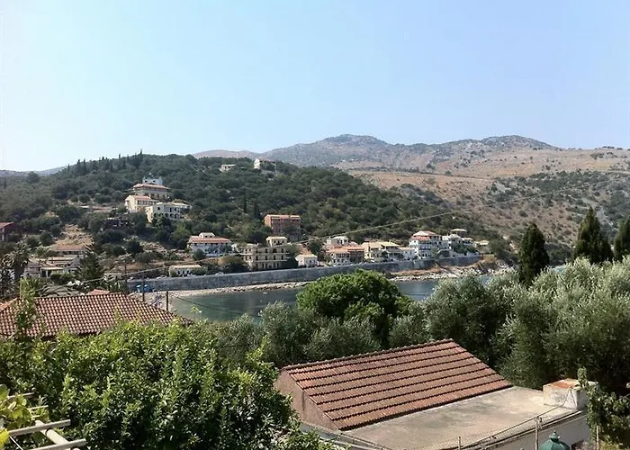 מלון דירות Dimitrios 4*